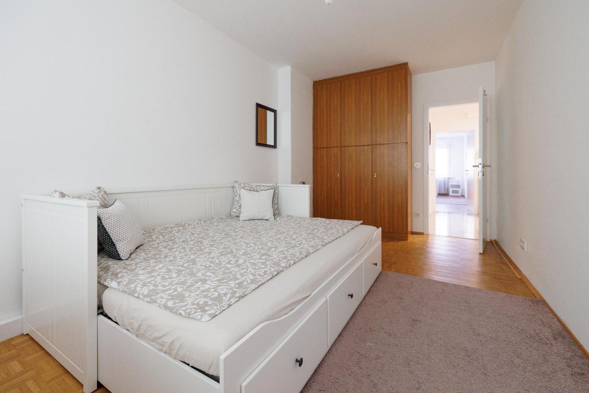 וינה Cozy, Spacious And Charming 4 Bedrooms Apartament מראה חיצוני תמונה