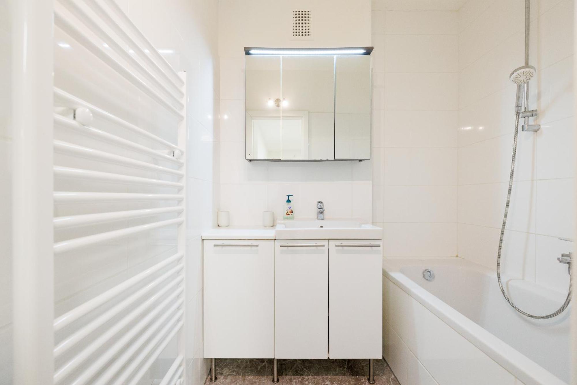וינה Cozy, Spacious And Charming 4 Bedrooms Apartament מראה חיצוני תמונה